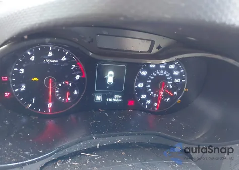 2016 Hyundai Veloster Turbo z USA, uszkodzony, nr VIN KMHTC6AE9GU292845